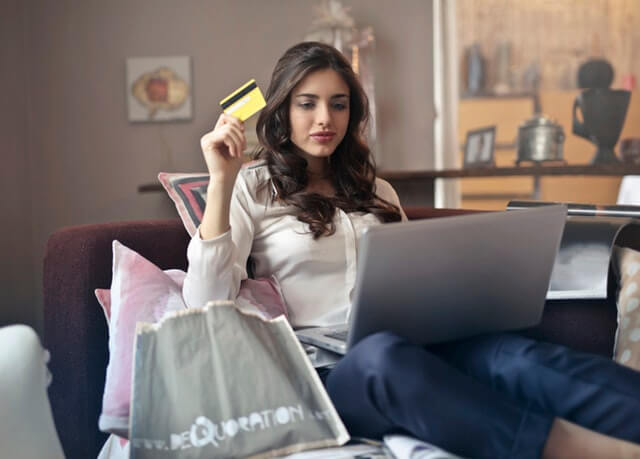 girl banking on the computer